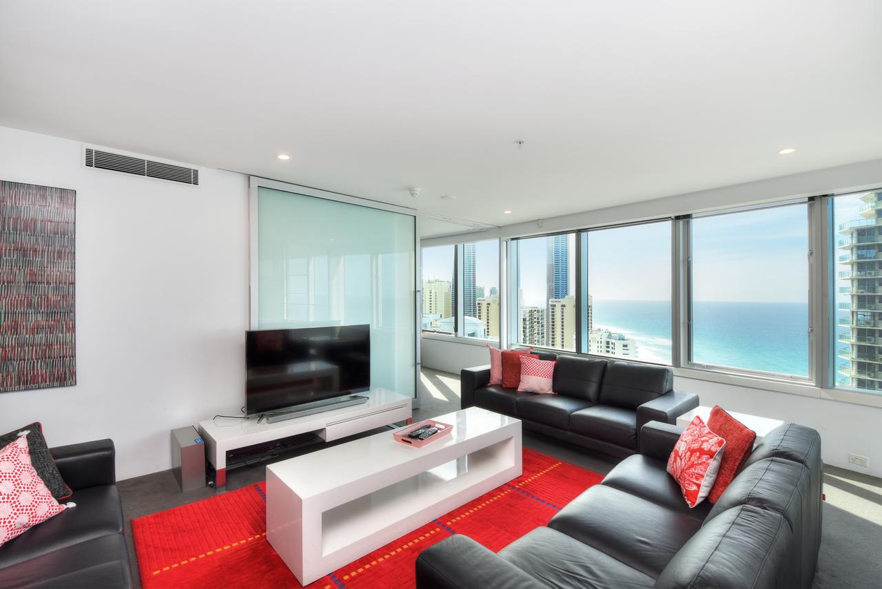 Private Apartment With Ocean Views At Q1 Resort Gold Coast Buitenkant foto