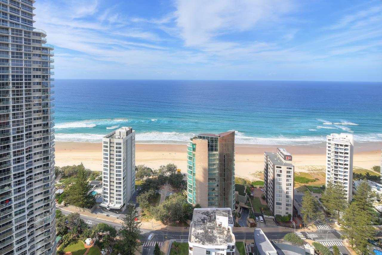 Private Apartment With Ocean Views At Q1 Resort Gold Coast Buitenkant foto