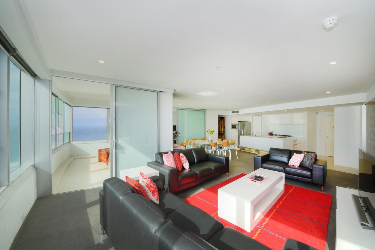 Private Apartment With Ocean Views At Q1 Resort Gold Coast Buitenkant foto