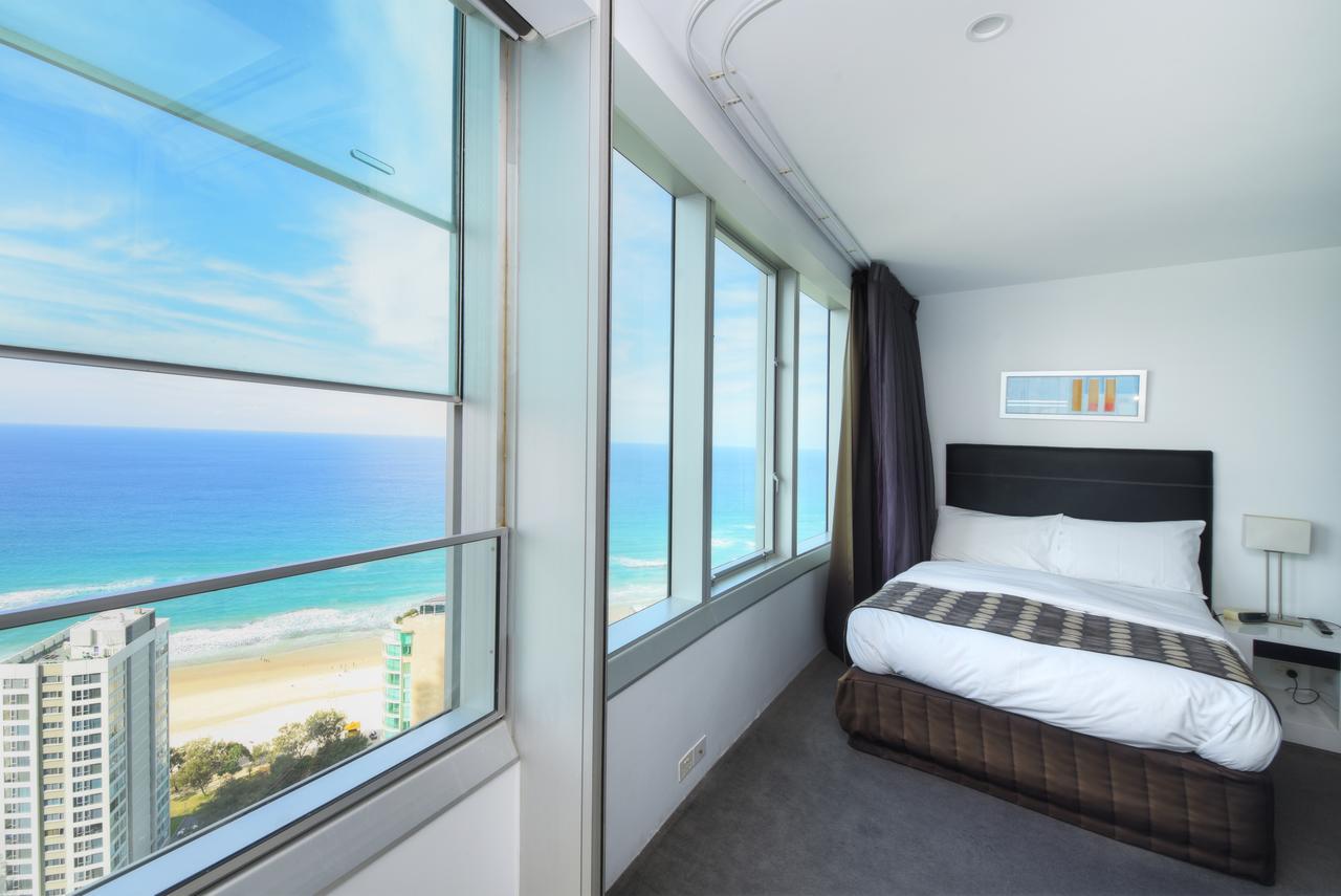 Private Apartment With Ocean Views At Q1 Resort Gold Coast Buitenkant foto