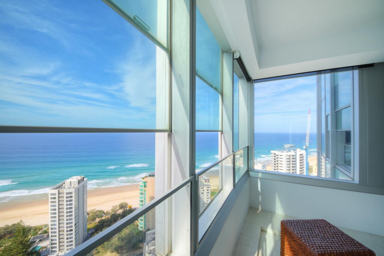 Private Apartment With Ocean Views At Q1 Resort Gold Coast Buitenkant foto