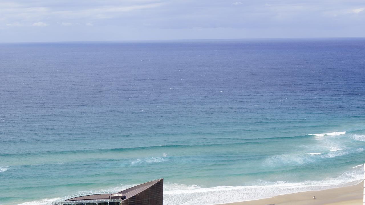 Private Apartment With Ocean Views At Q1 Resort Gold Coast Buitenkant foto