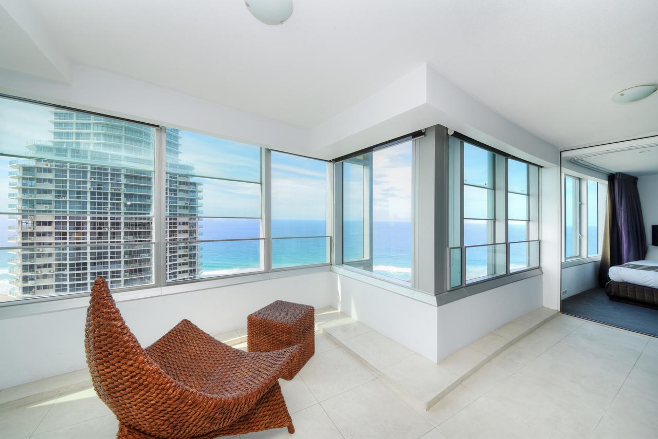 Private Apartment With Ocean Views At Q1 Resort Gold Coast Buitenkant foto