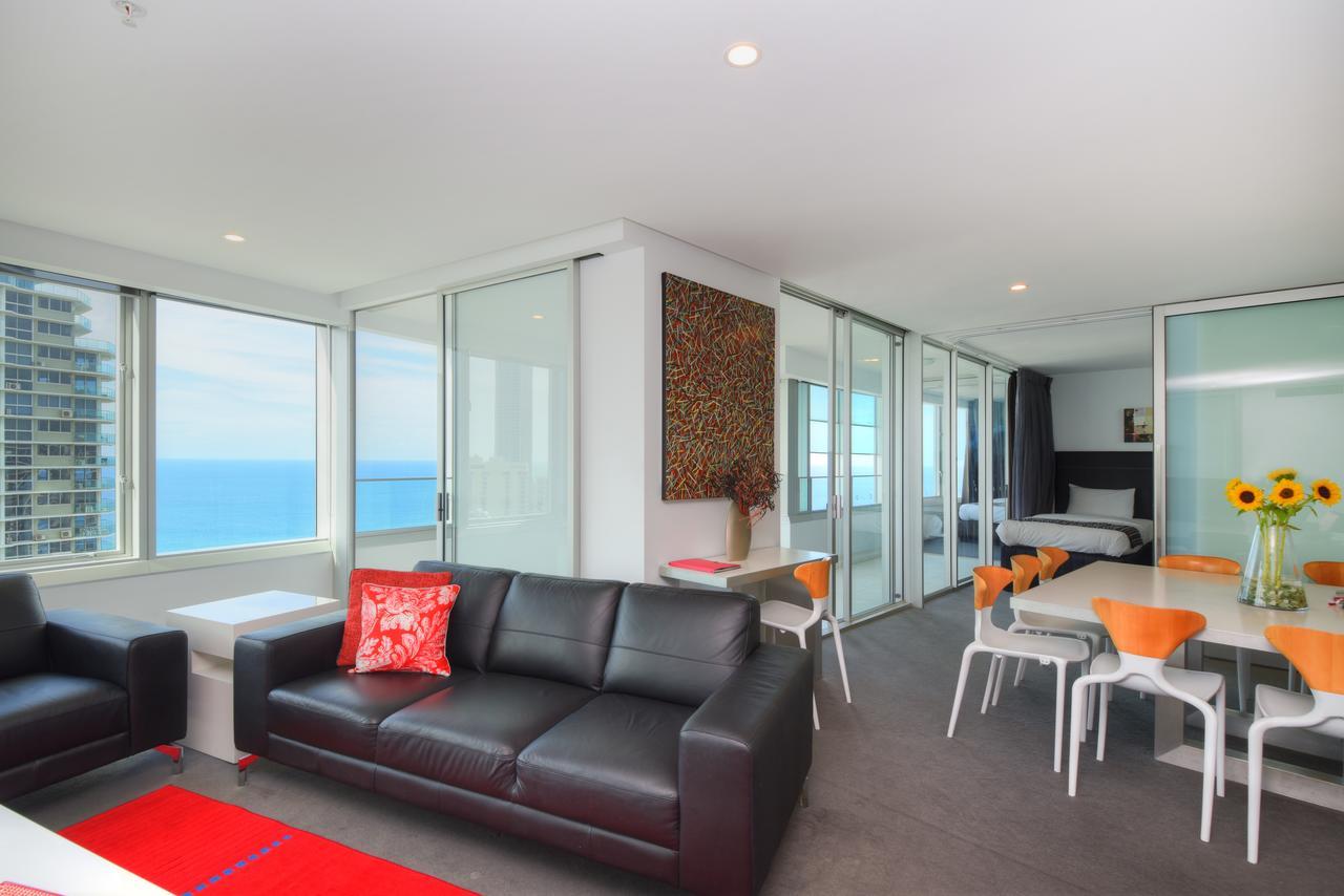 Private Apartment With Ocean Views At Q1 Resort Gold Coast Buitenkant foto